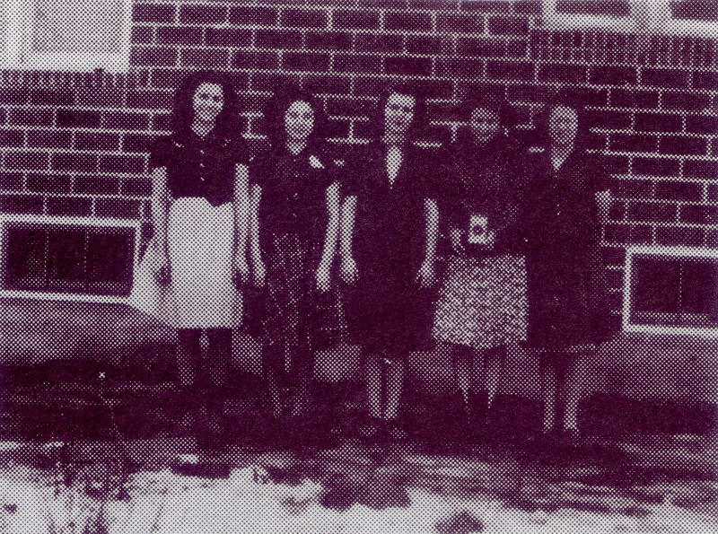 1940 - Amanda, Helen, Annie, Mary and Rosie